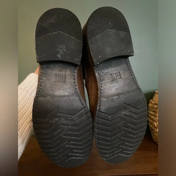 Frye- Veronica bootie rich brown leather buckle detail women’s size 9 - Picture 15 of 16